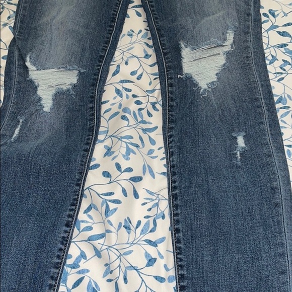 5/27 distressed knees skinny jeans - Picture 3 of 7